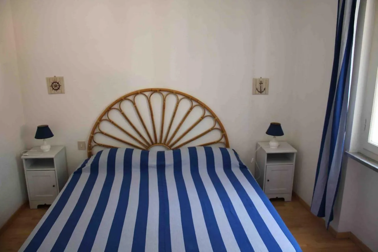 Vakantiehuis Appartamenti Villa Monticelli Marina di Campo Italië